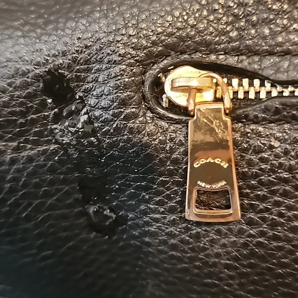 Coach Leather Back Zip Shoulder Bag Satchel Saddle Bag Black Gold - Picture 4 of 10